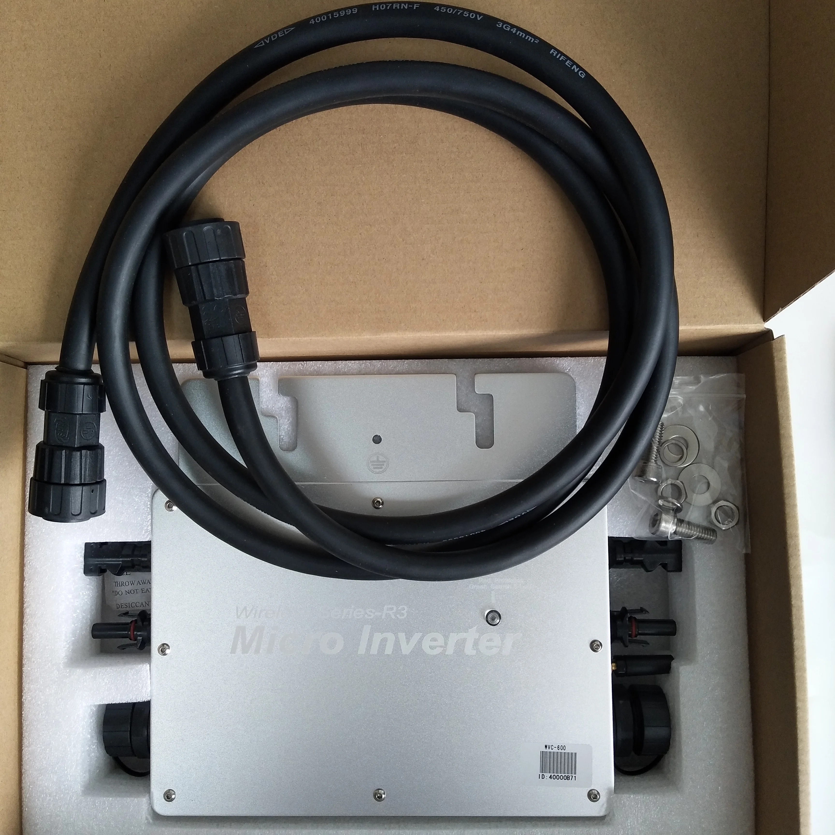 Новейший водонепроницаемый микроинвертор IP65 WVC600 MPPT с сеткой на солнечных
