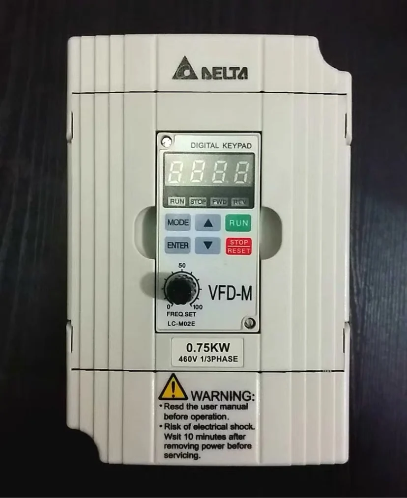 

Инвертор VFD007M43B трехфазный 380 в кВт