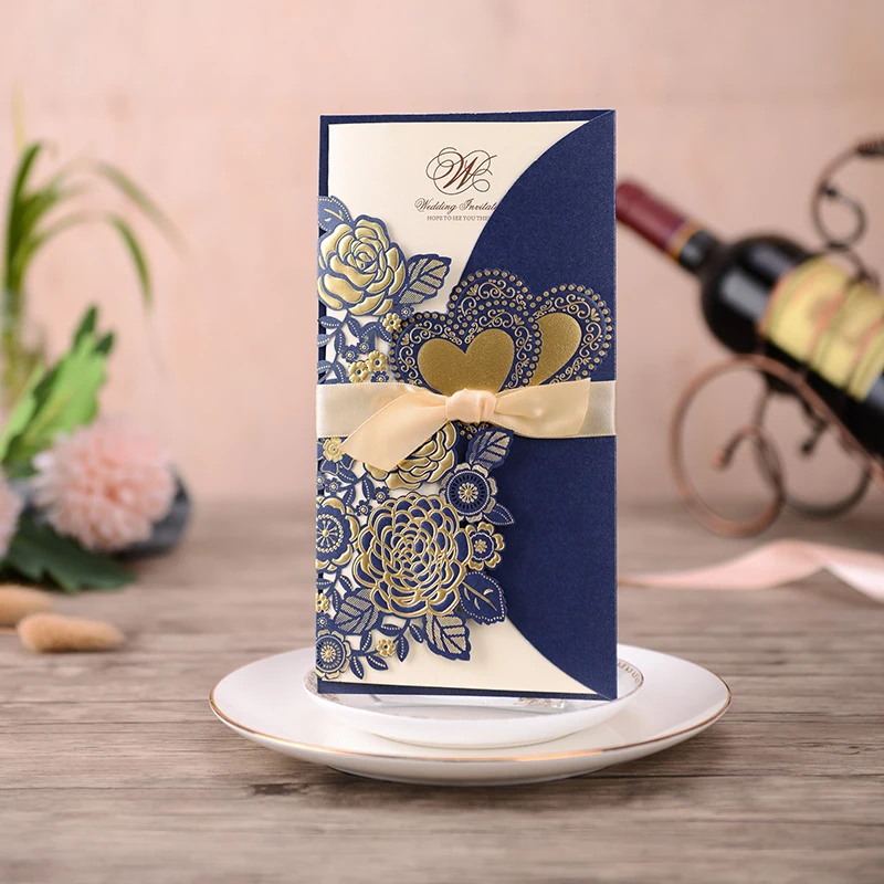 

Blue Laser Cut Wedding Invitations Card with Gold Foil Rose Love Heart and Envelopes Greeting Card Wedding Party Supplies 100Pcs