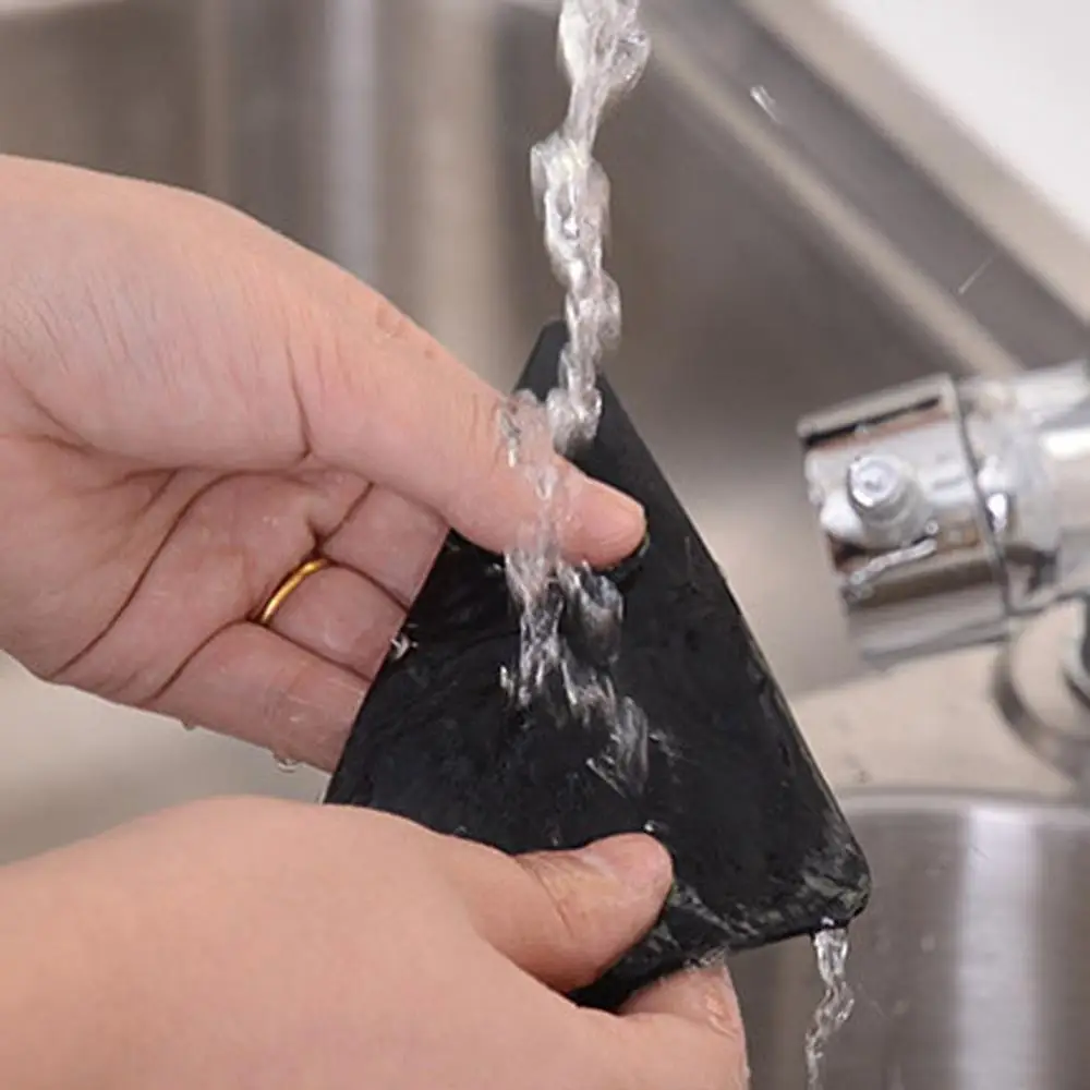 4Pcs/lot Triangle Reusable Anti-skid Rubber Mat Non Slip Patch Mat Washable Rug Gripper Stopper Tape Sticker Black Corners Pad