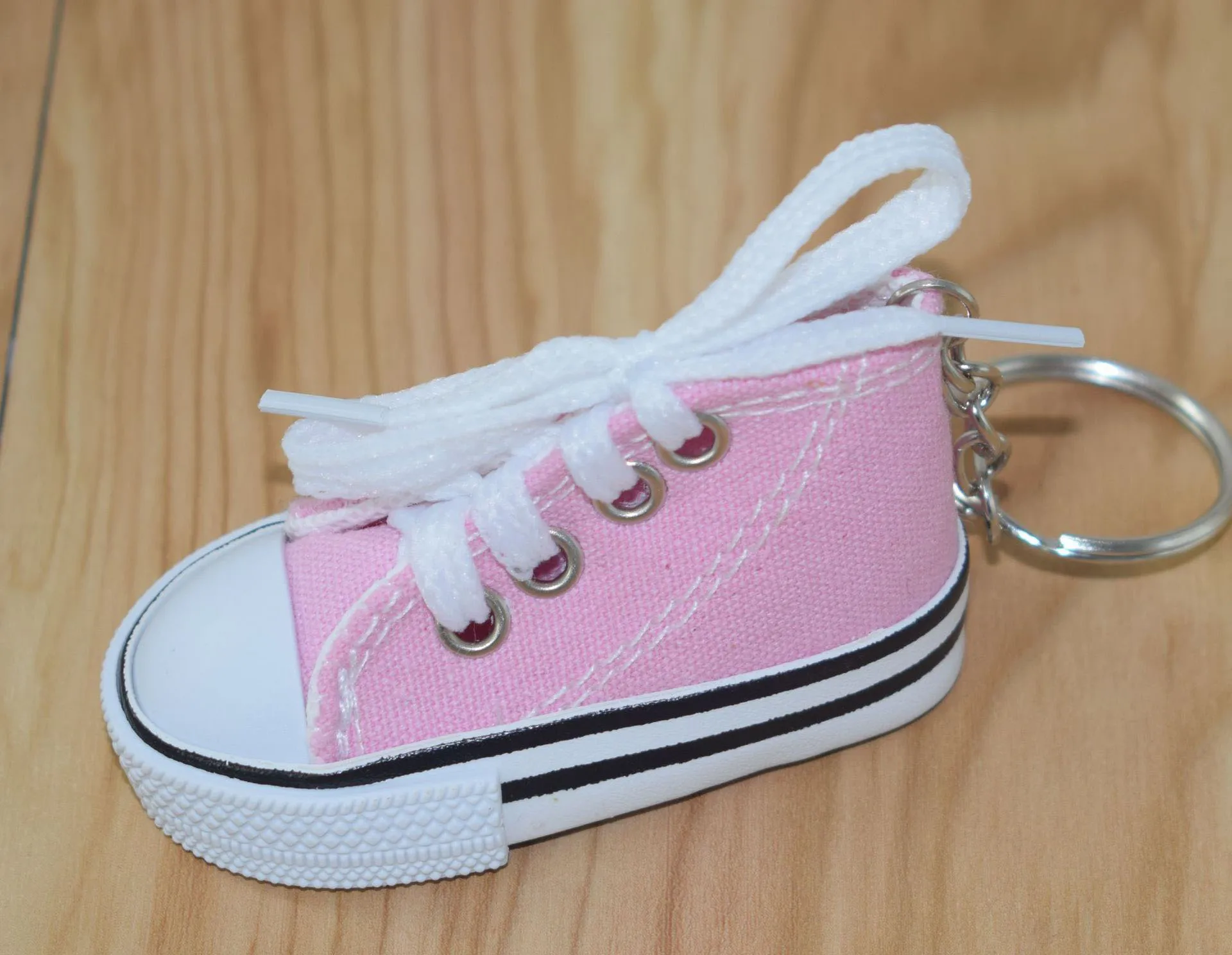 75CM3DNoveltyCanvasSneakerTennisShoeKeychainKeyChainPendants