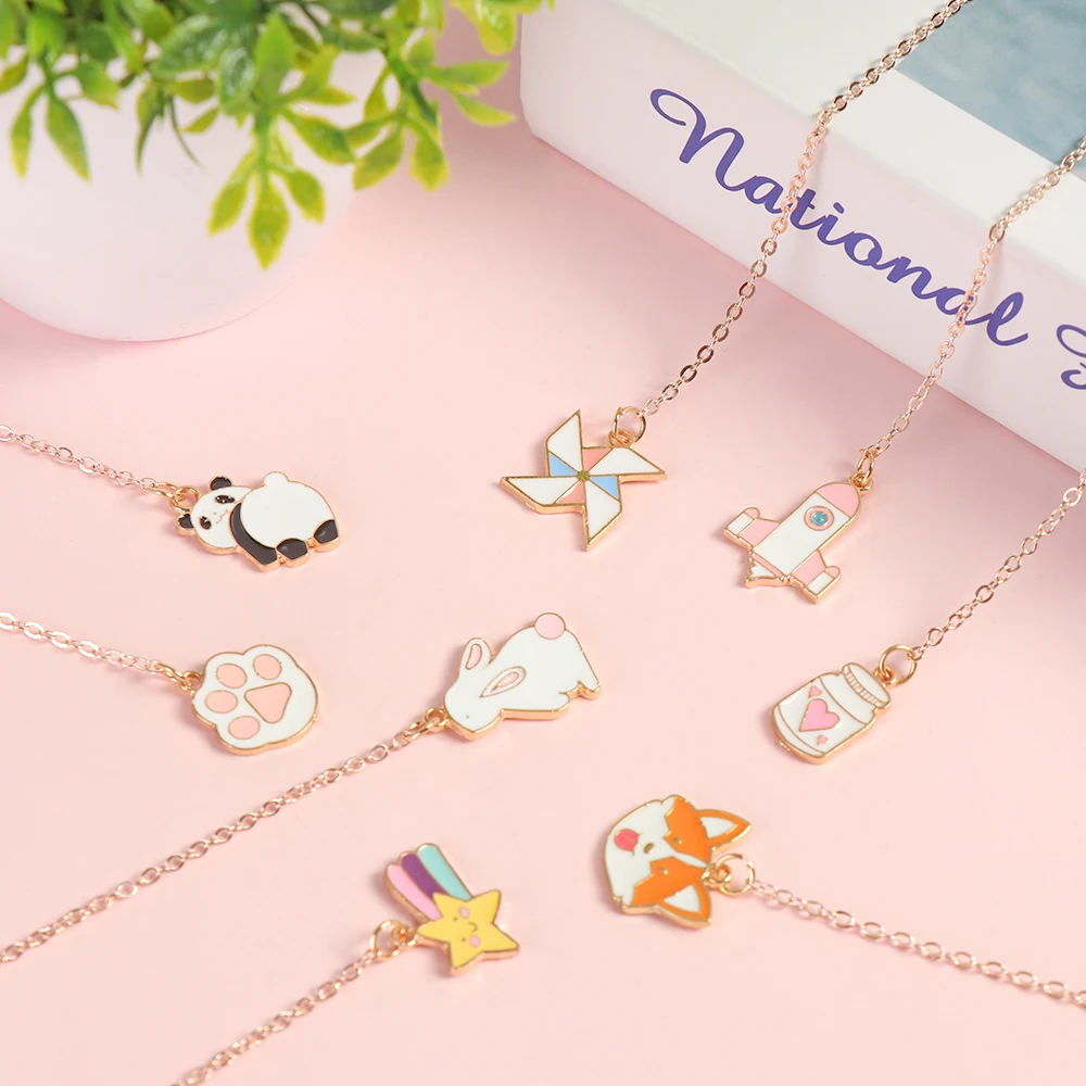 Marcapáginas con colgante pequeño de Metal de dibujos animados para chica, corazón, Panda, Página de libro para estudiantes, Clip, decoración creativa, marca de paginación, 1 ud.