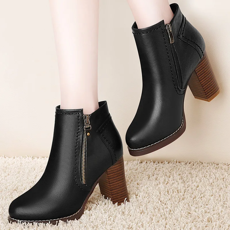 

Moolecole Autumn New Style Short Boots England Martin Boots Chunky Heel Short Boots Side Chain Versatile WOMEN'S Shoes 7022