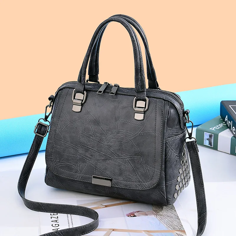 

[10 from the Grant] WOMEN'S Bag Bag New Style Metal Patch Retro Texture Crossbody Bag Simple Handbag