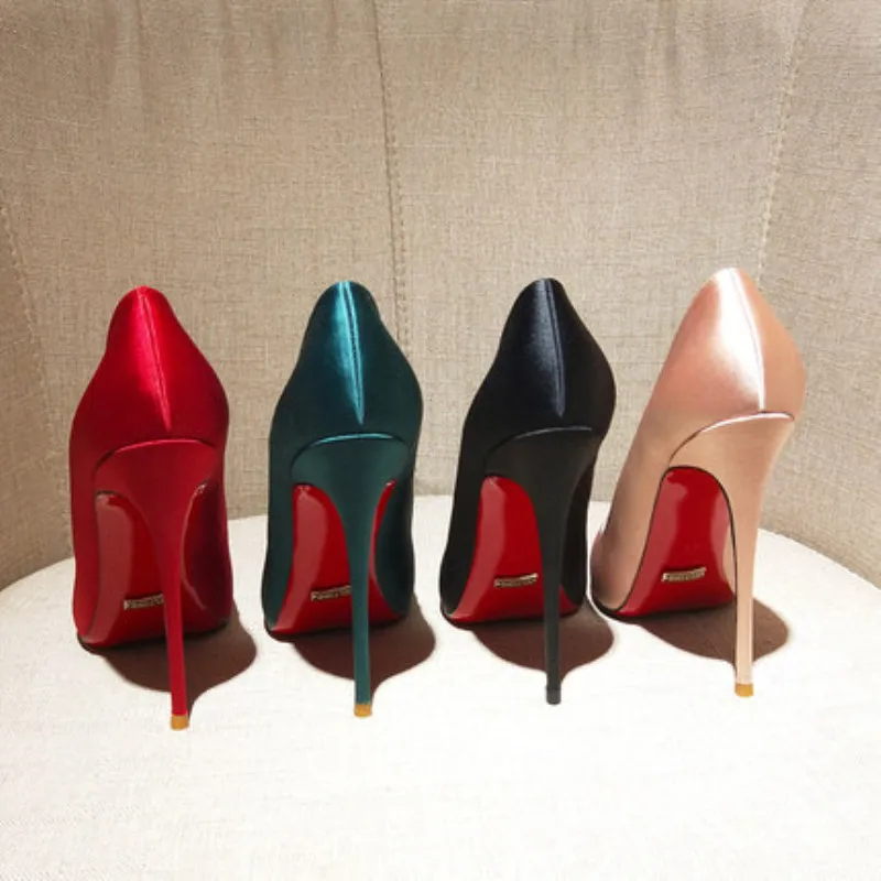 black pump red bottom