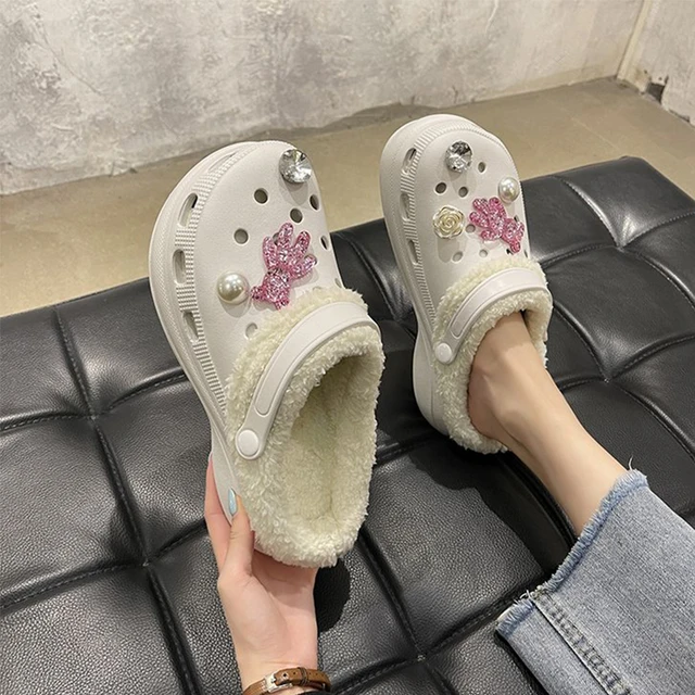 2021winter Ladies Slippers Fashion Indoor Plush Shoes Fluffy Fur Velvet Hole  Shoes Casual With Diamond Fashionlady Slippers white