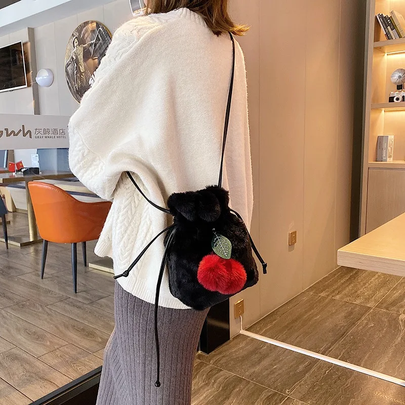 

2019 New Style Plush Square Sling Bag Super Fire Christmas Versatile Crossbody Bag WOMEN'S Bag Beauty Mobile Phone Bag