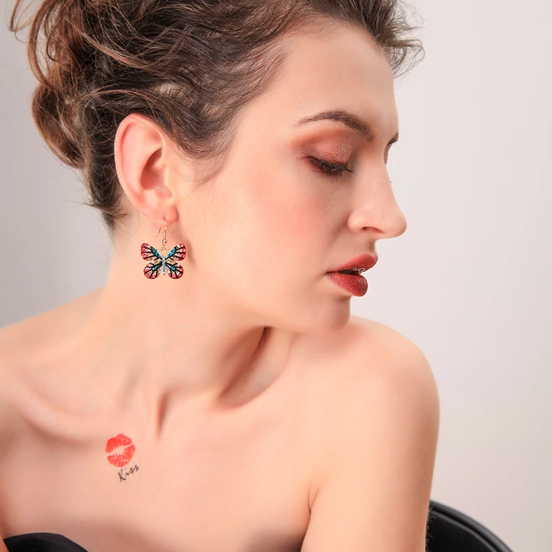 Kissme Роскошные двухтипные шестицветные серьги гвоздики с кристаллами бабочками и