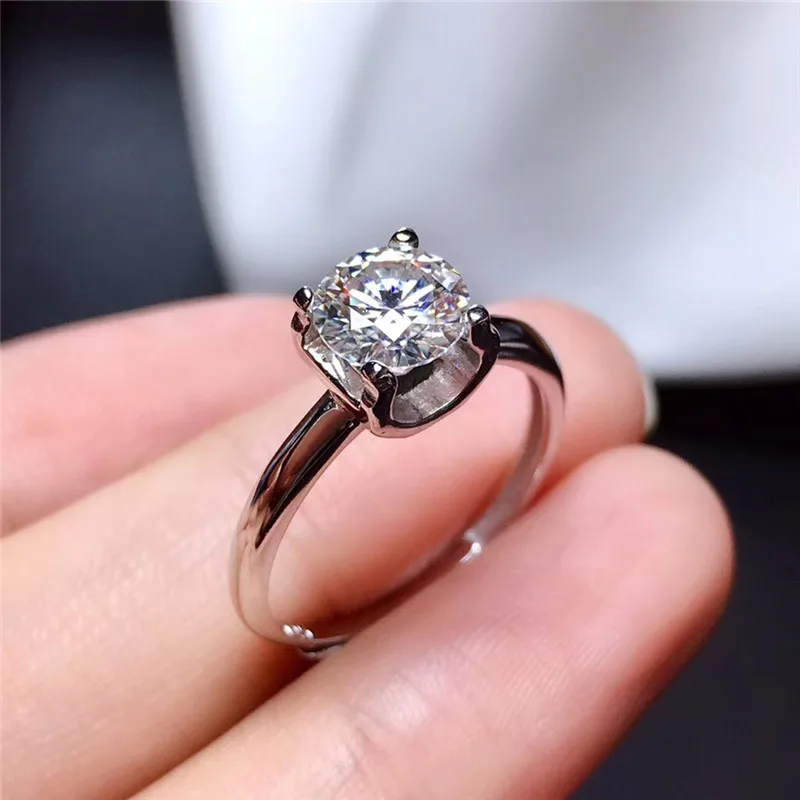 

LeeChee Moissanite Ring for Women Wedding Party Anniversary Gift 1CT 6.5MM Lab Diamond Classic Style Jewelry 925 Sterling Silver