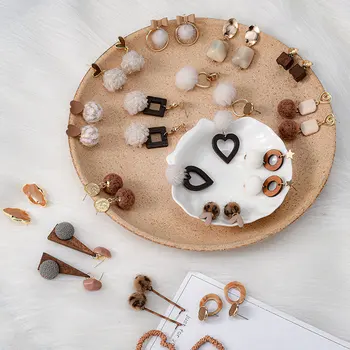 

Fall/Winter New Fashion Bohemian Pompom Drop Earrings for Women 2020 Statement Geometric Spherical Heart Earrings Trend Jewelry