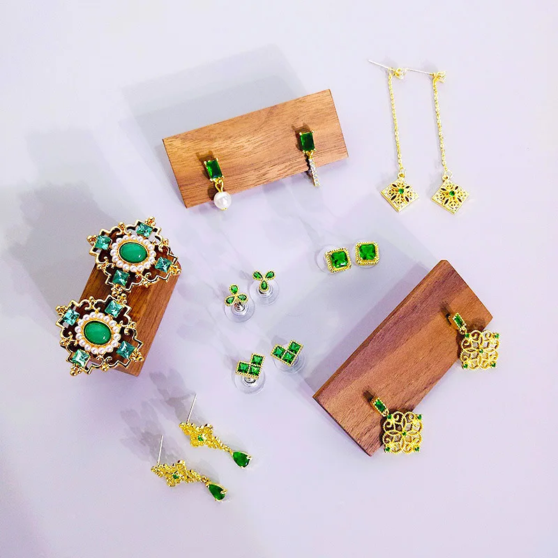 

New Hypoallergenic Needle Green Crystal Retro Court Geometric Irregular Stud Earrings For Woman Fashion Jewelry