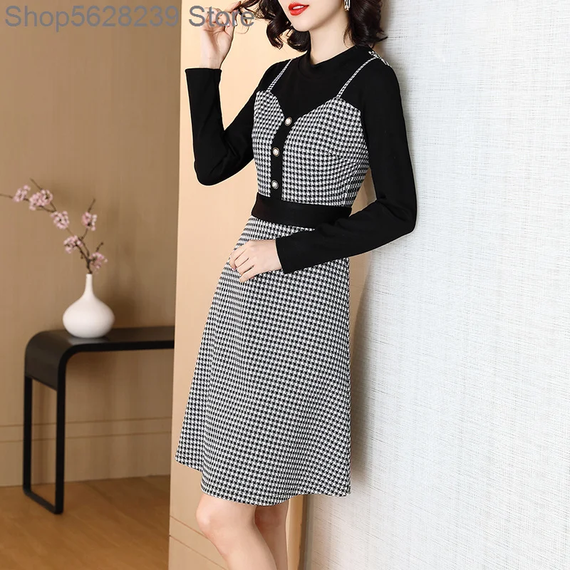 

2020 Temperament Slim Black And White Grid Knitting Fake Two Piece Dress Women's Middle School Long Money Backing Skirt