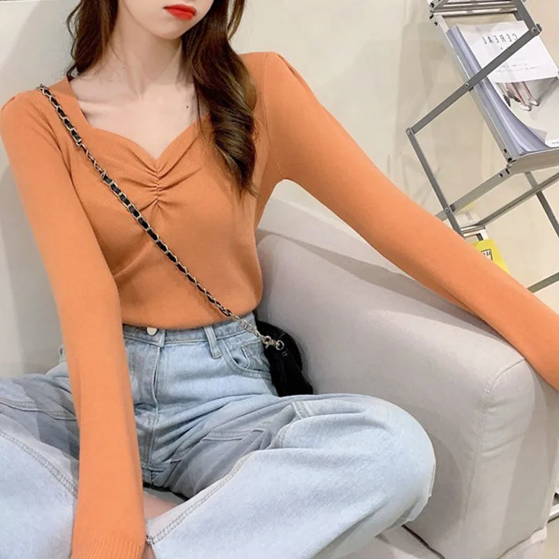 

New Style for Autumn and Winter V-Neck Pleated Long-Sleeved Pullover Bottoming Shirt Slim Solid Color Top Knitted Sweater Women