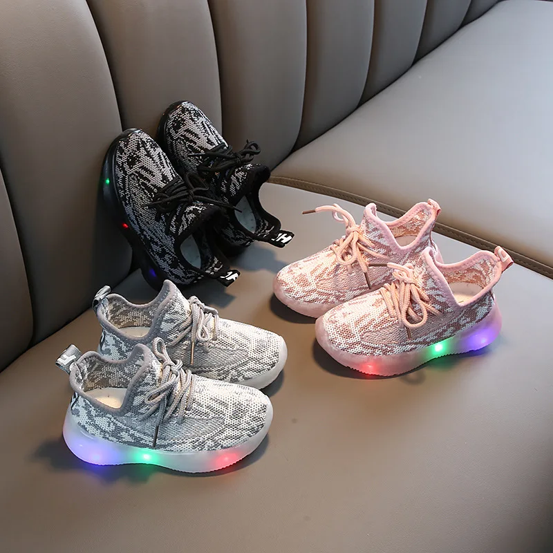 

Children Luminous Shoes Boys Girls Sport Running Shoes Baby Flashing Lights Fashion Sneakers Toddler Little Kid LED Sneakers