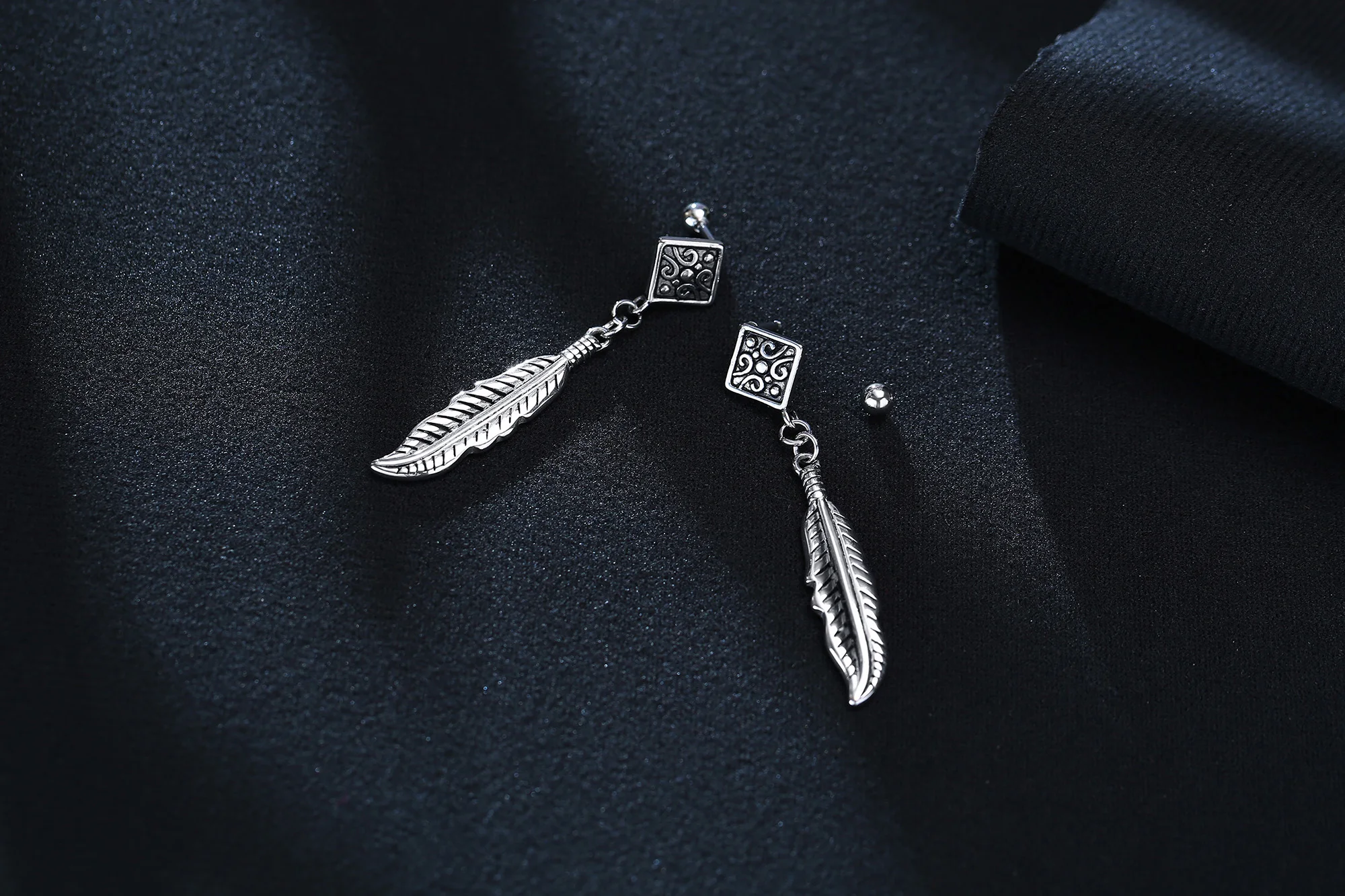 IRIS EARRINGS ours strong