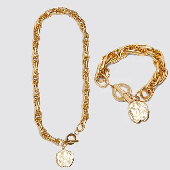 

Dvacaman Newly Charm Gold Color Link Necklace for Women Vintage Badge Circle Pendant Necklace Party Fashion Jewelry Accessories