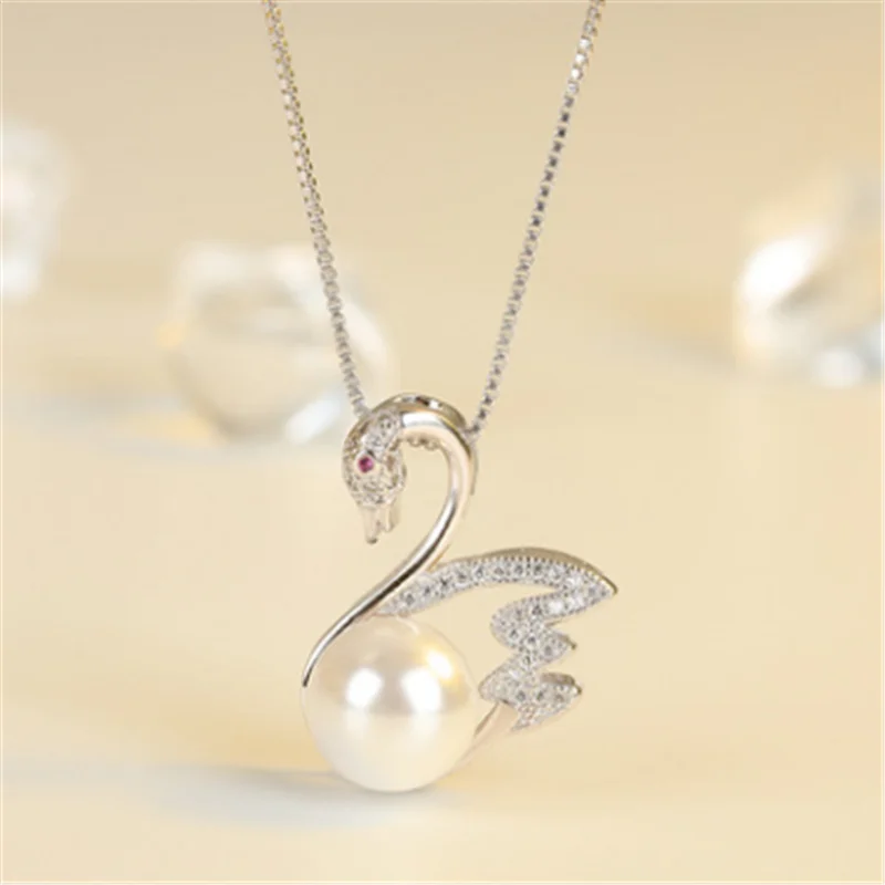 Zircon Gorgeous Swan Pendant Necklace 