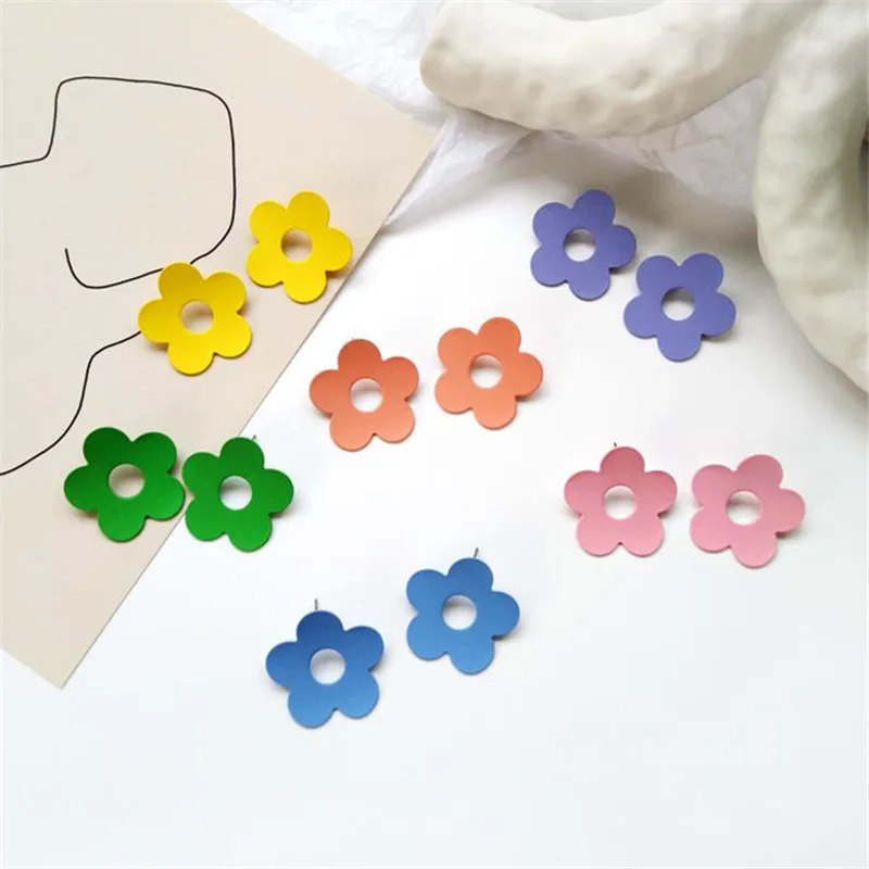 Trendy Cute Romantic earrings beautiful colorful flower stud earrings female temperament classic big earrings for women jewelry