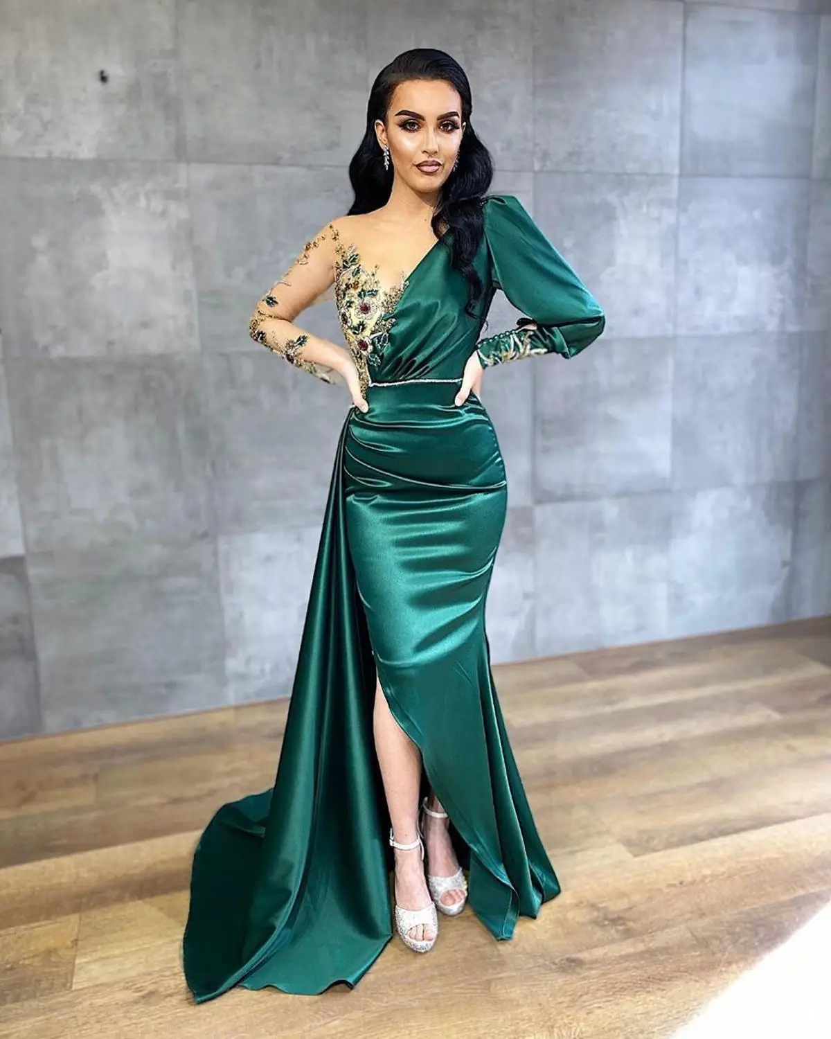 YUNUO Evening Dresses Long Sleeves Satin sukienka wieczorowa Formal Dress Embroidery Beading Prom Gowns Slit Sweep Train plus size evening gowns Evening Dresses