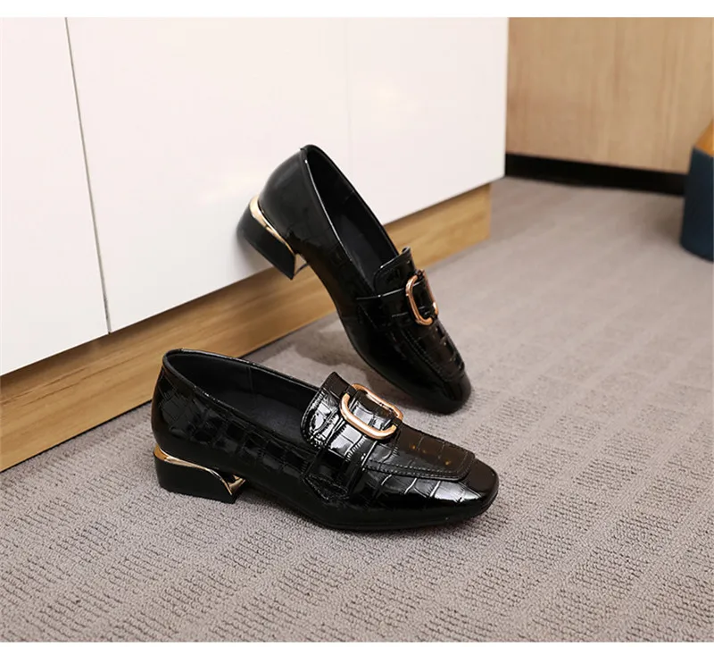 British Bright Patent Genuine Leather Pumps Oxford Shoes For Women 2020 Spring New Metal Thick Middle Heel Women's Loafers Shoes (30)
