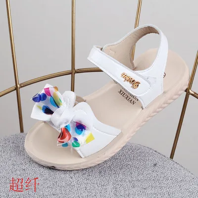 Детская летняя обувь; сандалии для девочек; кожаные детские сандалии с цветами; пляжные туфли для девочек; милые сандалии принцессы на плоской подошве; размеры 27-38; KS205 - Цвет: White 520