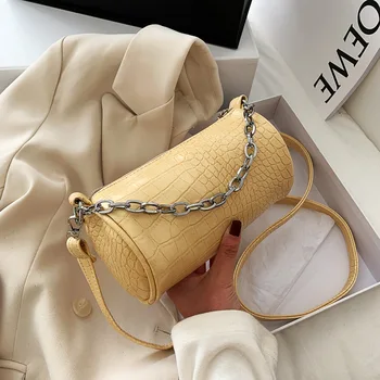 

2020 new female bag small fresh bag flow wild shoulder bag oblique fashion chain small pillow bag
