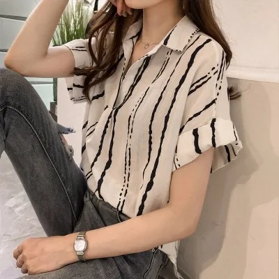 

2020 Summer New Korean Casual Loose Large Size Striped Printed Short-sleeved Shirt V-neck Was Thin Shirt Women