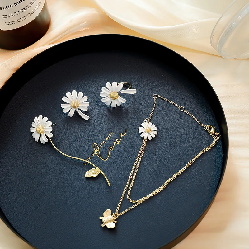 Stud-Earrings Jewelry Flower Daisy New-Accessories Women for Simple-Style Gift Irregular