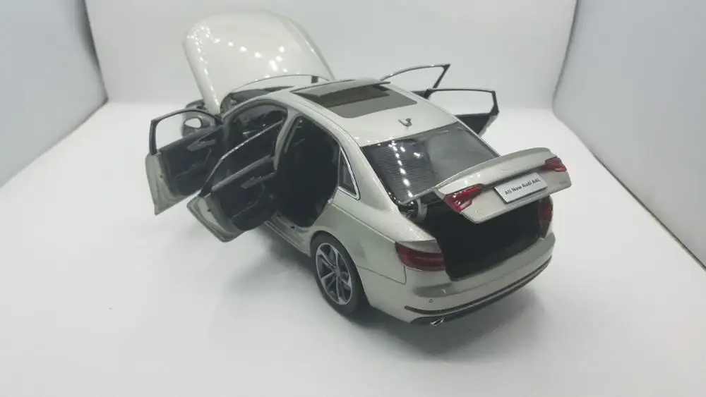 1:18 Модель литья под давлением для Audi A4L 2017 игрушечный автомобиль из золотого