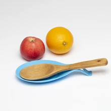 1pcs Spatola Strumento di Spoon Zerbino Frullino Per Le Uova Da Cucina Gadget Supporto del Piatto di Pad In Silicone Isolamento Posto Zerbino Resistente Al Calore Cucchiaio 5z(China)