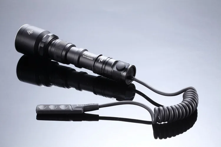 NITECORE SRT7GT 懐中電灯 Amazon.co.jp: Nitecore SRT7GT 1000ルーメン CREE LED レッド
