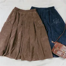 Японская юбка для девочек-подростков; Вельветовая юбка с вышивкой медведя из мультфильма; эластичная резинка на талии; маленький свежий карман; Мягкая юбка для сестры в школьном стиле