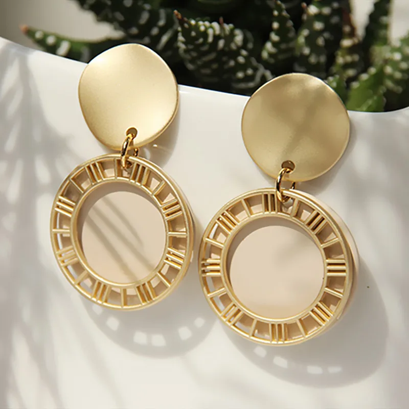 

Vintage Fashion Swquins Hollow Round Women Earring 2019 New Tide Simple Female Personality Statement Earrings Bijoux Candy Color