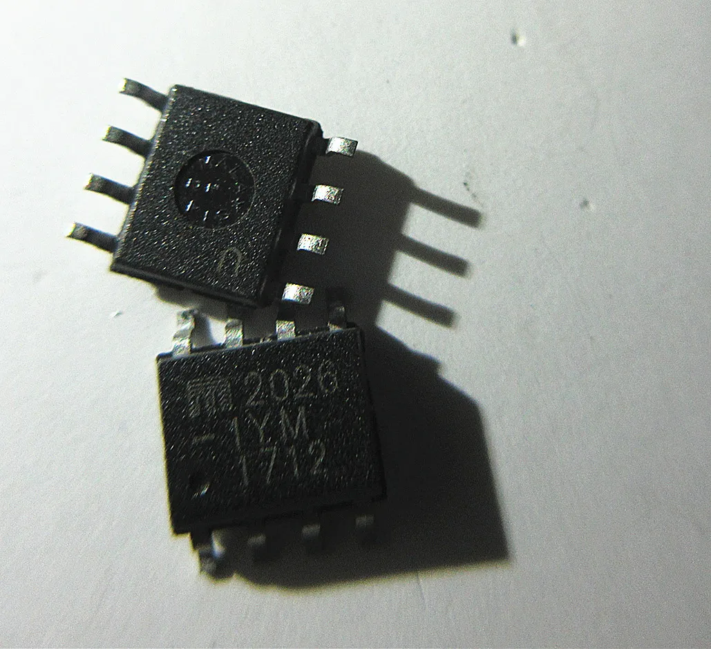 10 шт в упаковке, новая 2026-1YM IC MIC2026-1YM MIC5209BM SOP8