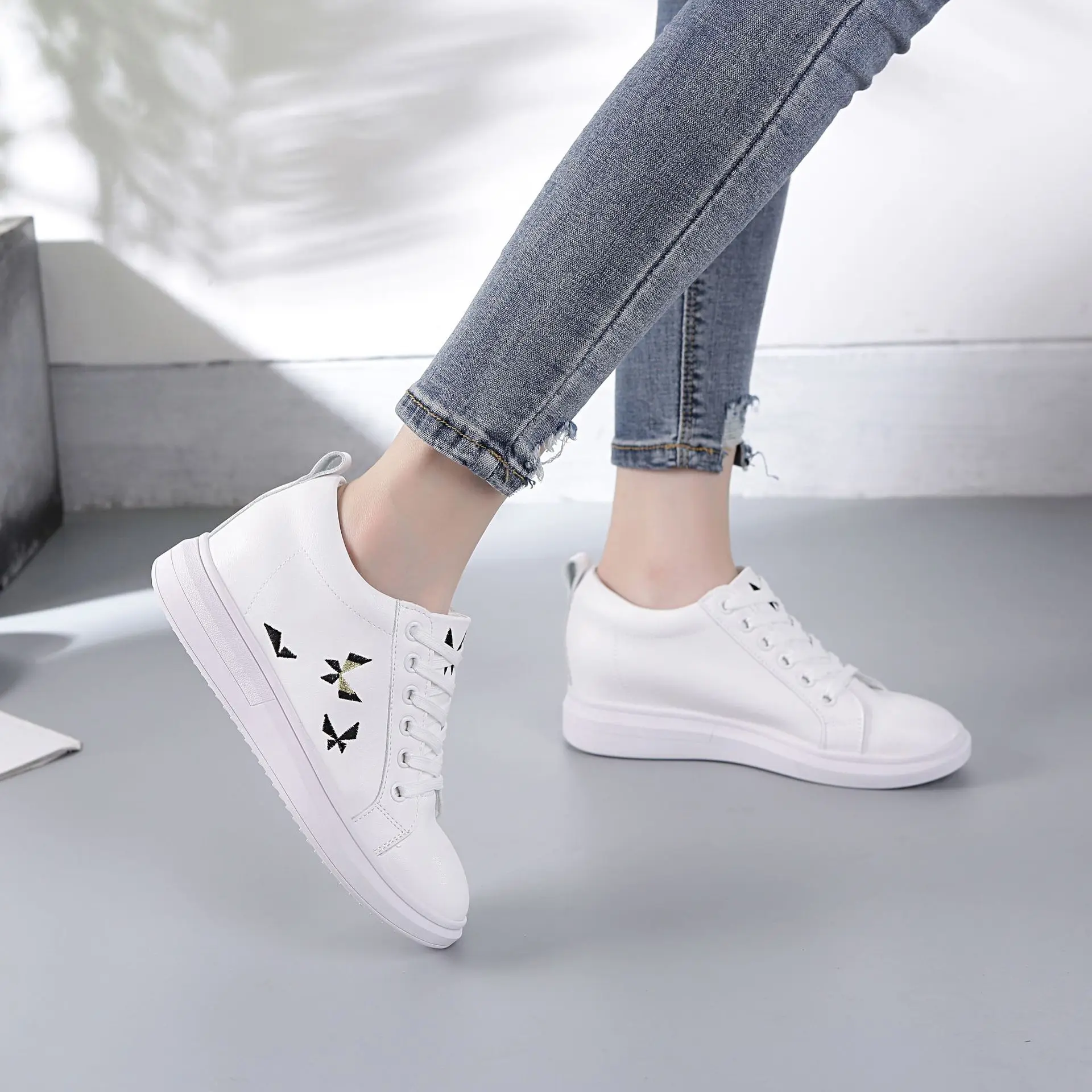 

2018 Autumn New Style 8 Cm Slanted Heel Slimming Embroidered White Shoes Elevator Shoes Versatile WOMEN'S Casual Shoes