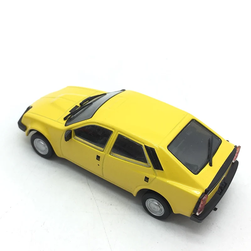 1/43 масштаб моделирование советский период седан коллекция дисплей модель сплава литья под давлением винтажный автомобиль подарок на день рождения