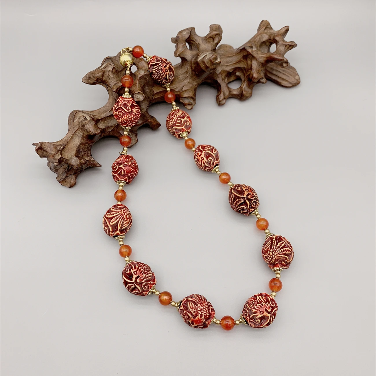FoLisaUnique Hand Carve Dragon Phoenix Resin Necklace For Women Gift 8mm Carnelian Agate Antique Trendy Jewelry Vintage Style