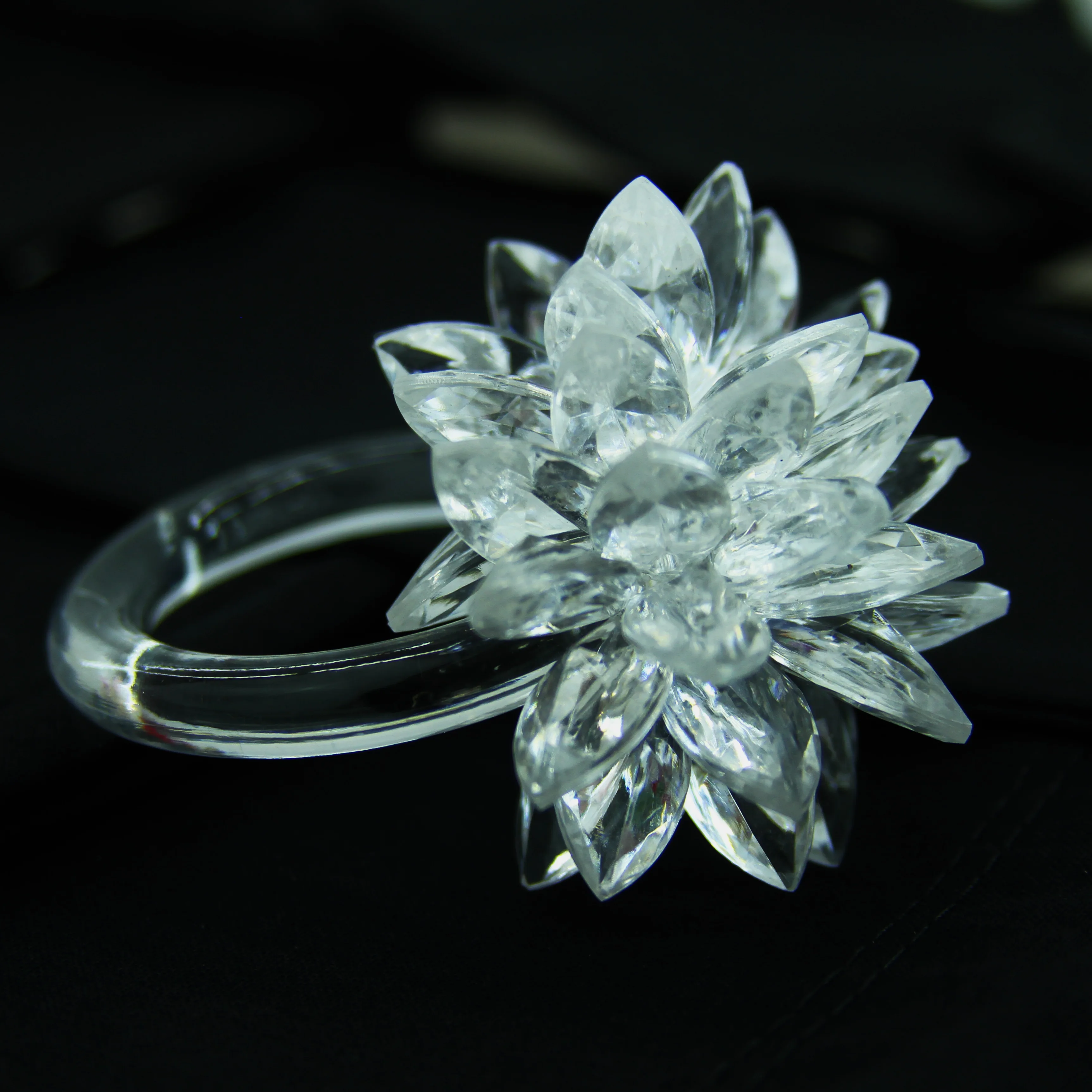 Акриловый держатель для салфеток с бусинами|ring gift|ring ring musicring |