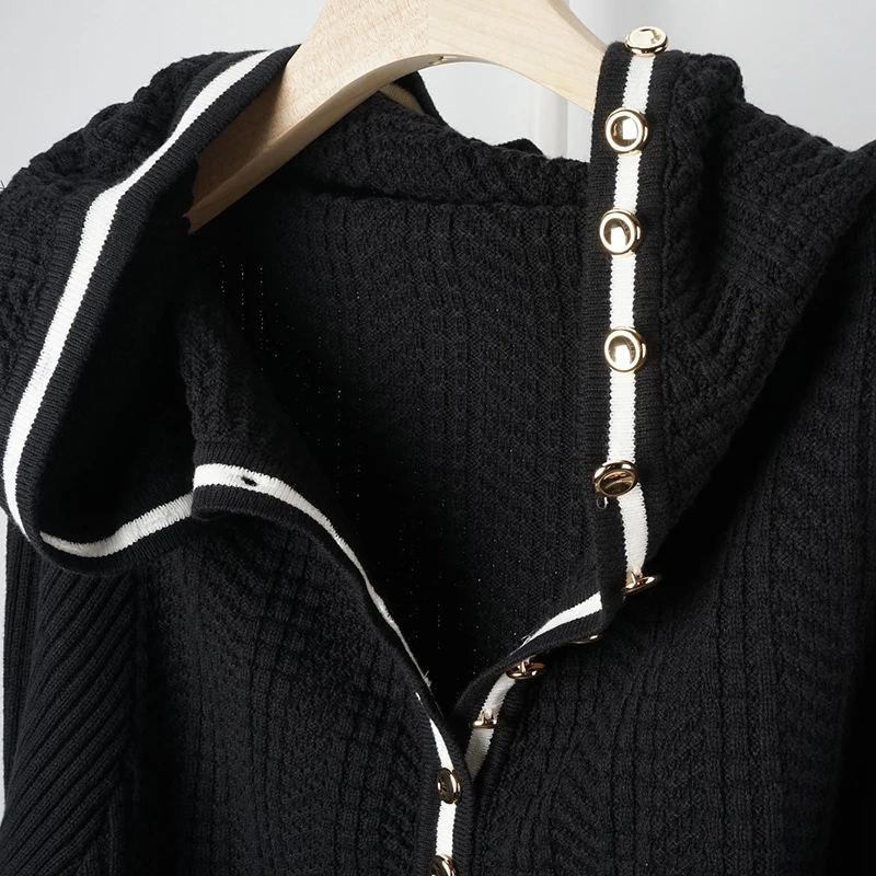 TWOTWINSTYLE Casual Patchwork Chain Sweater For