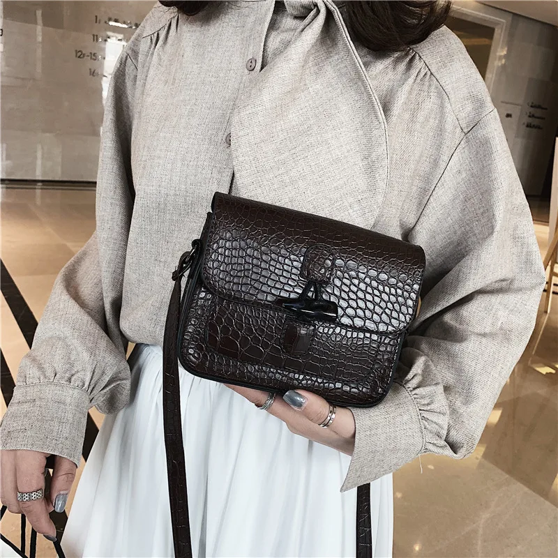 

Popular Crocodile Pattern Handbag 2019 Winter Style High Fashion Wide Shoulder Strap Messenger Bag Crossbody Bags for Women