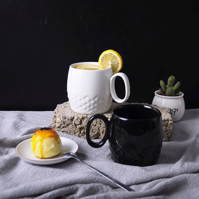 Черные и белые керамические кофейные кружки ананаса, золотая ручка кружки кофейная чашка для завтрака молочные чашки, парная кружка чашка для кофе воды