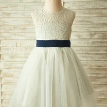 Бальное платье; платье для причастия; серое кружевное фатиновое платье принцессы с аппликацией и большим синим бантом; свадебное платье без рукавов с открытой спиной