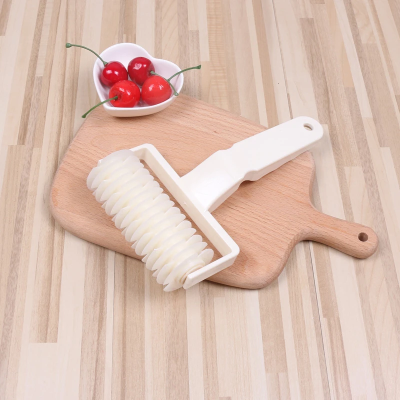 1PCS Plastic Pull Net Pizza Knife Wheel Pasta Lattice Roller Cutter Dough Biscuit Pie Kitchen Baking Tool Cutter Accessories
