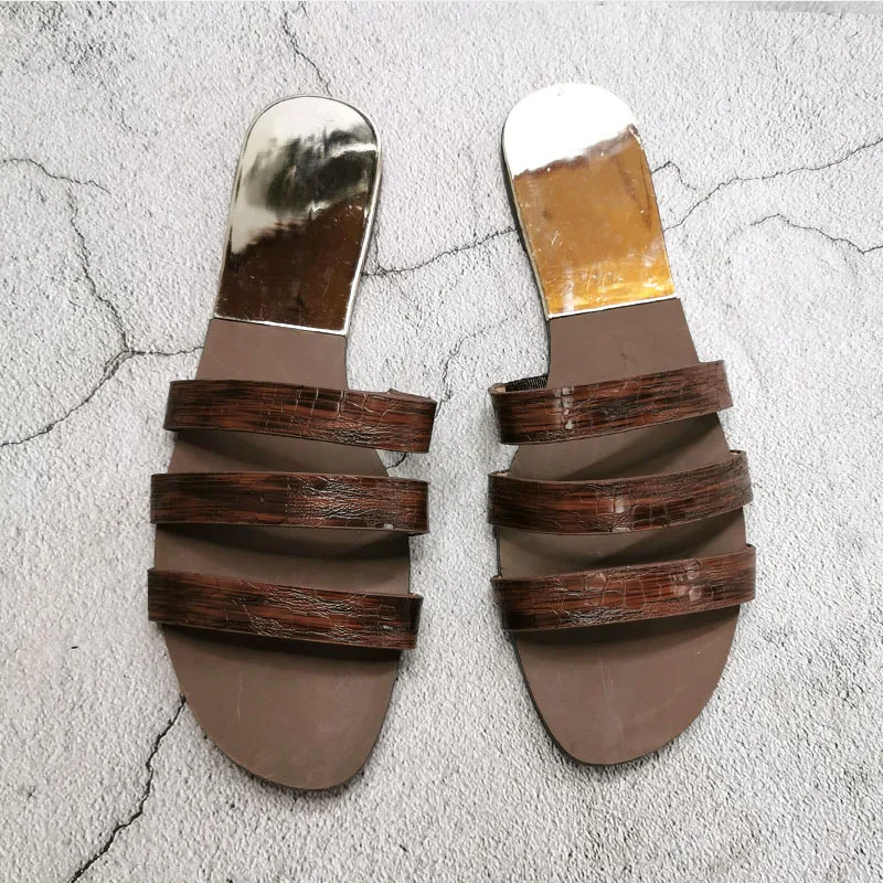 Сандалии женские в полоску плоская подошва летняя уличная мода мягкие кожаные