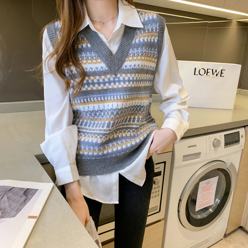 

Autumn And Winter Ladies New Korean Style Retro V-Neck Sweater With Knitted Vest
