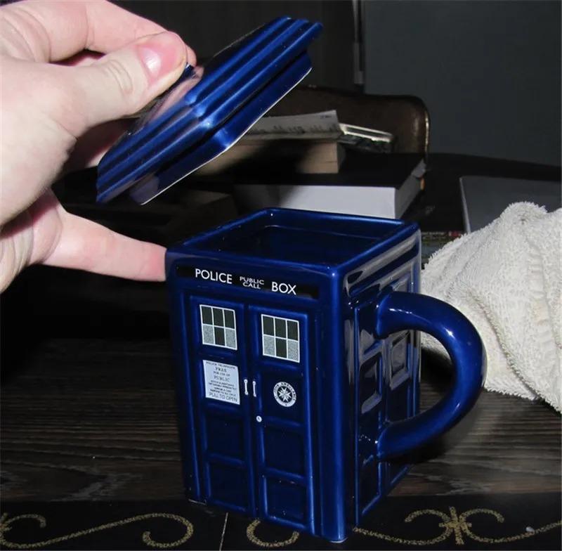 ТАРДИС из сериала «Доктор Кто», Полицейская кофейная кружка, керамическая чашка с крышкой для кружки для чая, молока, забавный креативный подарок, рождественские подарки для мужчин