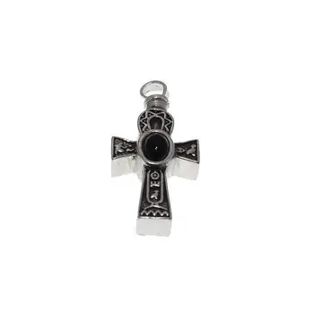 

Silver cross-shaped mudguard and onix cabochon pendant