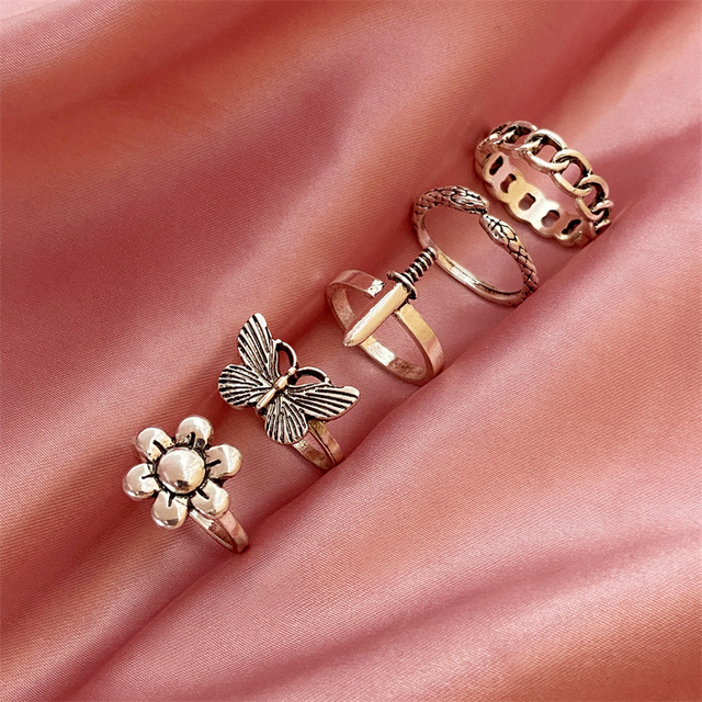 Gothic Poker Ring Set for Women Vintage Spades Ace Silver Plated Retro Rhinestone Charm Billiards Rings Finger Jewelry