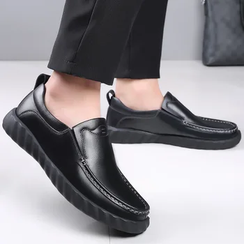 

2020 Spring Autumn Mens Fathers Business Sewing Round Head Soft Light Breathable Walk Slip on Lazy Shoes