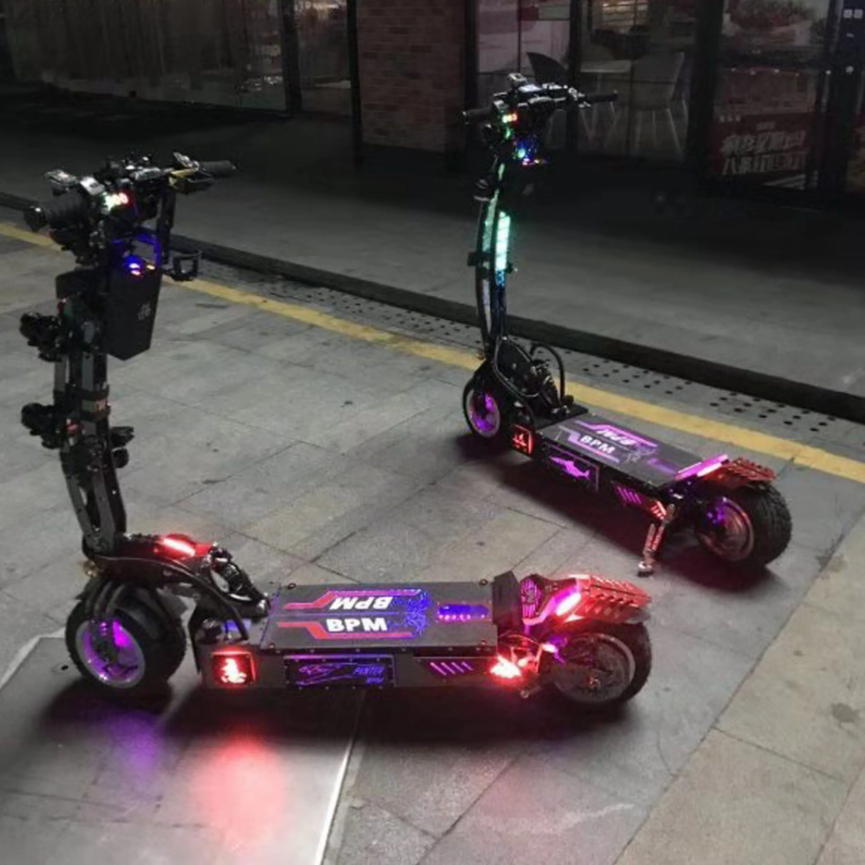 KWHEEL по индивидуальному заказу скутер светодиодное напольное 60V 35Ah Электрический скутер